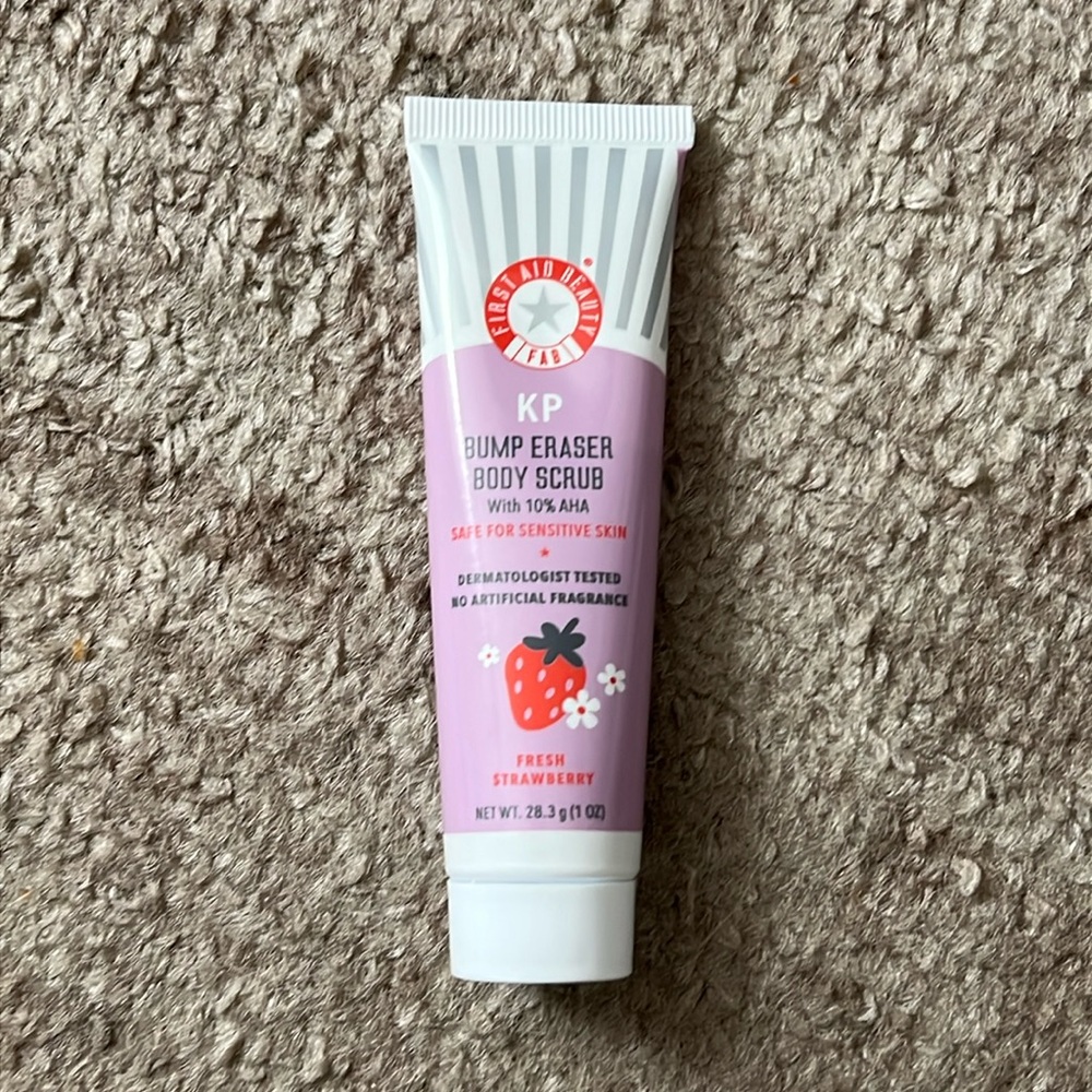 ❗️LAST 1❗️🤎5 For $25🤎 FIRST AID BEAUTY KP Bump Eraser Scrub Fresh Strawberry